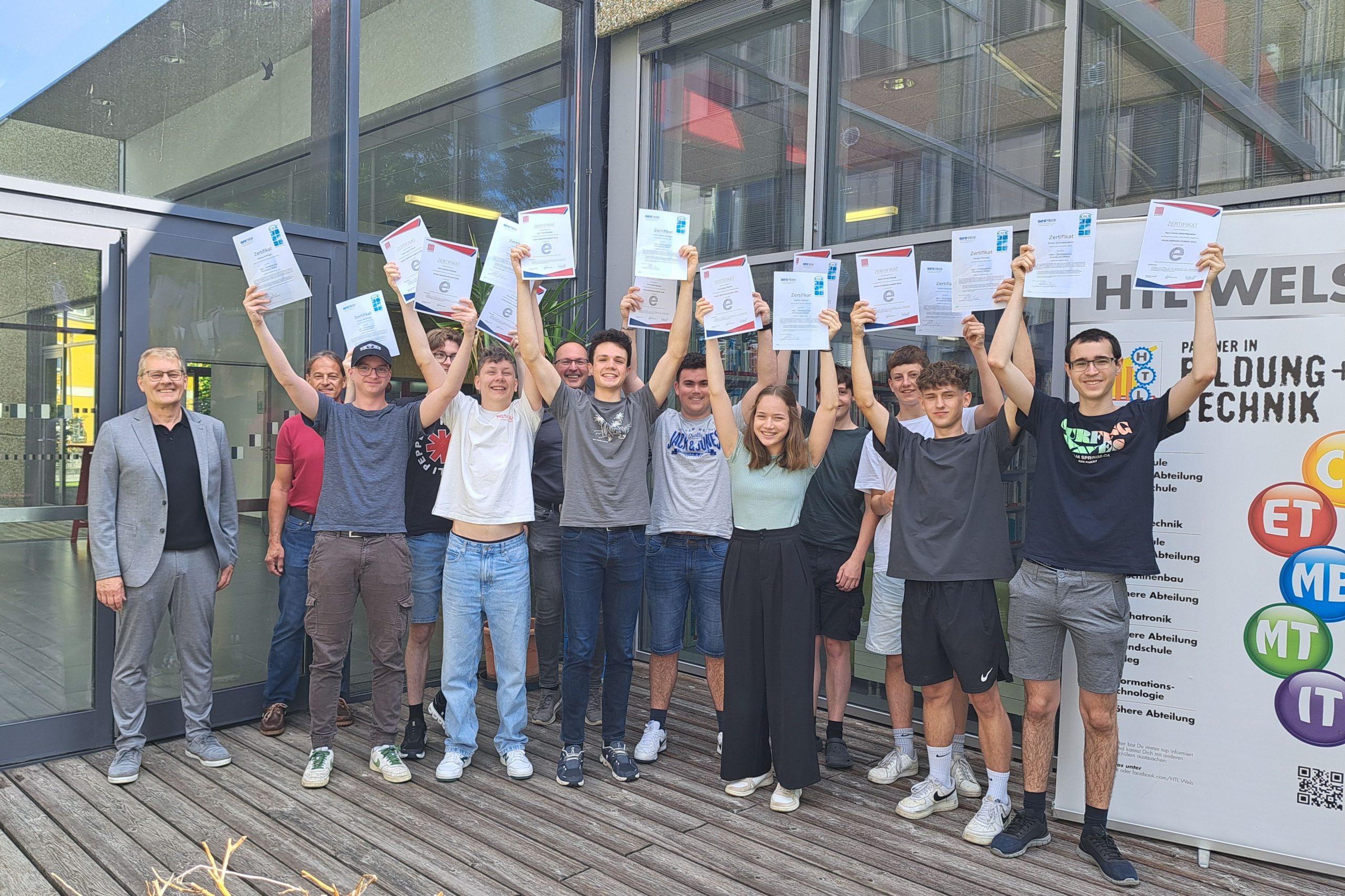 KNX und ECS – Zusatzzertifikate stärken Elektrotechnik-Absolvent:innen der HTL Wels